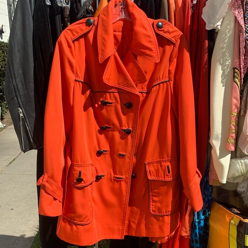 ✨🫶🏽🖤Vintage Vibrant Orange Pea Coat!!🖤🫶🏽✨